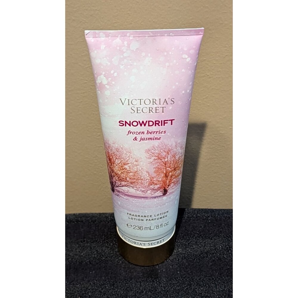 Victoria's Secret Snowdrift Fragrance Lotion Frozen Berries & Jasmine 236ml/8 fl